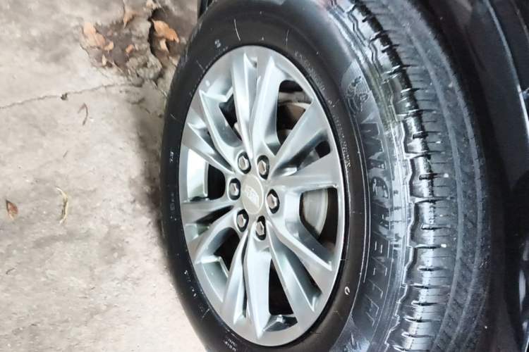 Used Cadillac XT5 2020 28T Luxury Version Exterior 5