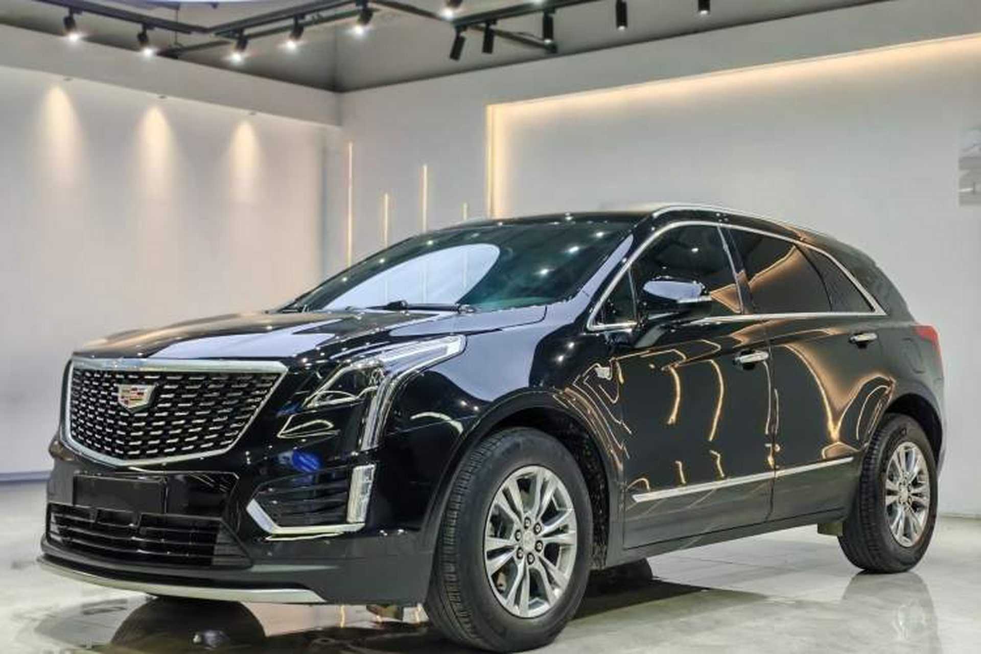 Used Cadillac XT5 2020 28T Luxury Version Front Left 45 Deg