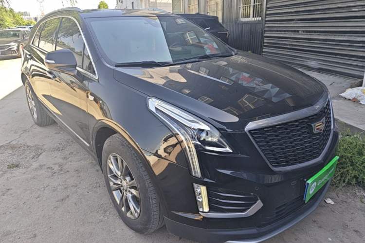 Used Cadillac XT5 2020 28T Luxury Version Front Right 45 Deg