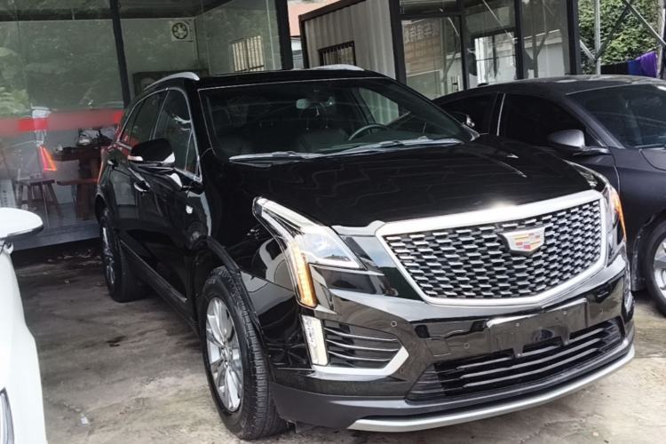 Used Cadillac XT5 2020 28T Luxury Version Front Right 45 Deg