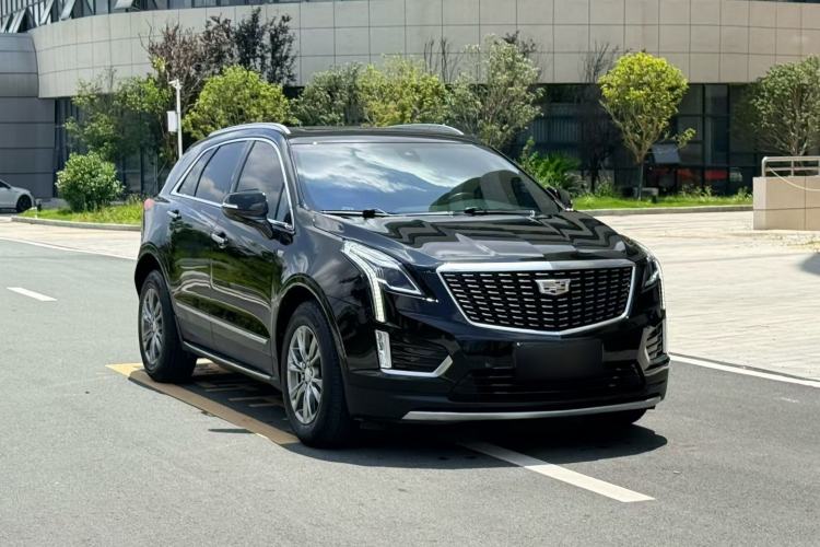 Used Cadillac XT5 2020 28T Luxury Version Front Right 45 Deg