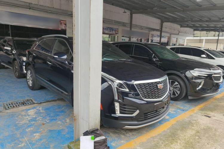 Used Cadillac XT5 2020 28T Luxury Version Front Right 45 Deg
