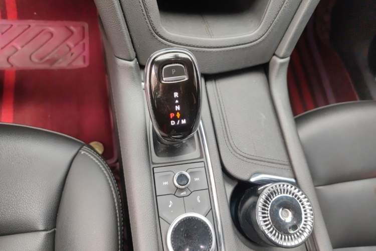 Used Cadillac XT5 2020 28T Four-Wheel Drive Tech Version Gear Lever