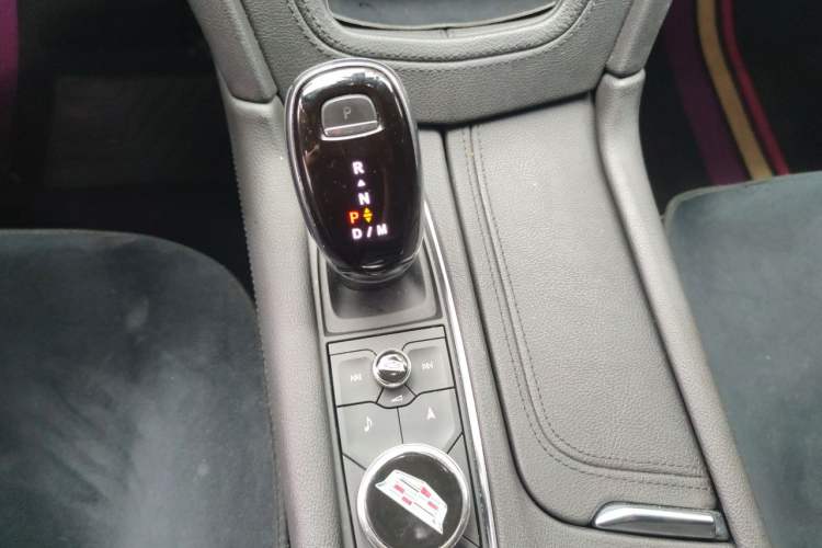 Used Cadillac XT5 2020 Revised Version 28T Luxury Edition Gear Lever