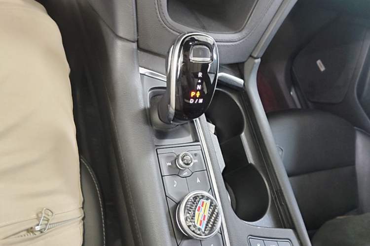 Used Cadillac XT5 2020 Revised Version 28T Luxury Edition Gear Lever