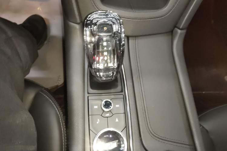 Used Cadillac XT5 2020 28T Four-Wheel Drive Luxury Version Gear Lever