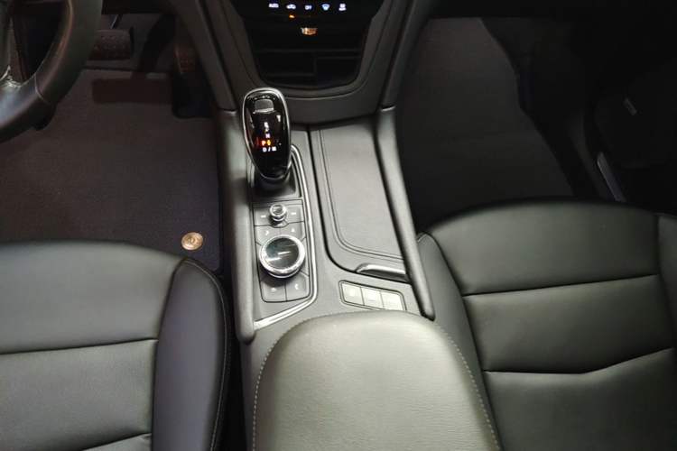 Used Cadillac XT5 2020 Revised Version 28T Luxury Edition Gear Lever
