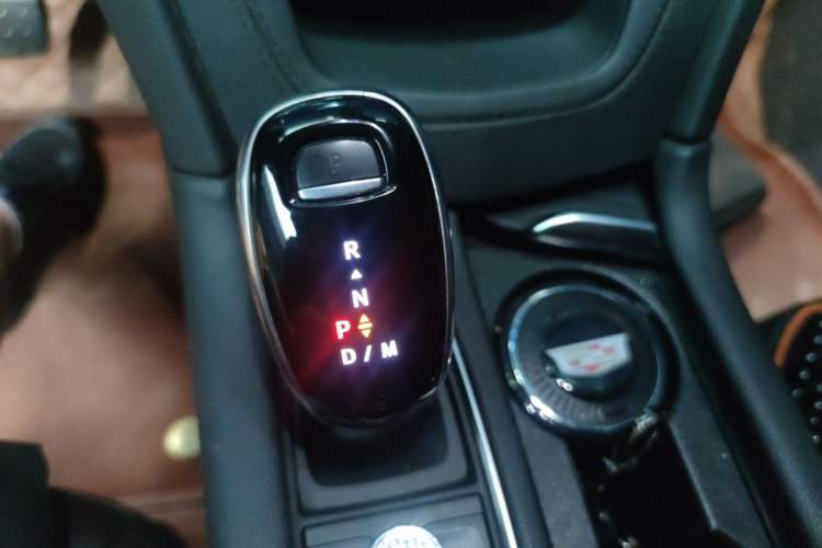 Used Cadillac XT5 2020 28T Four-Wheel Drive Luxury Version Gear Lever