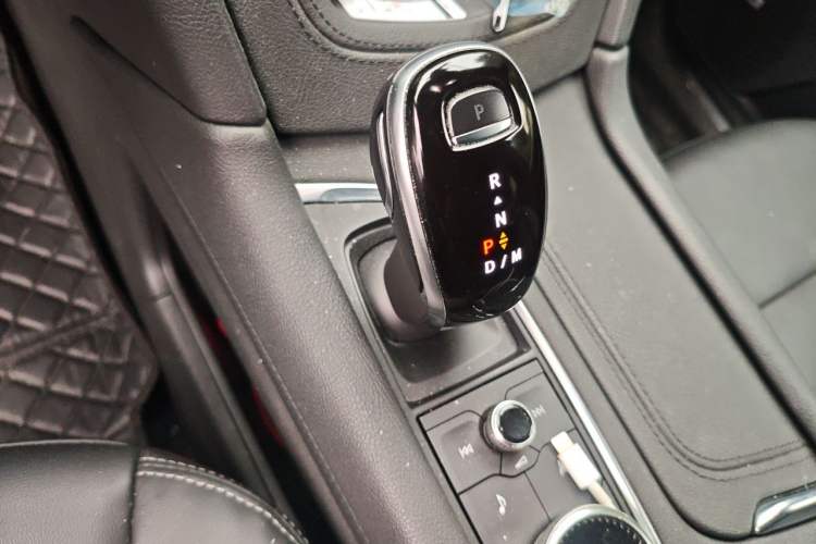 Used Cadillac XT5 2020 Revised Version 28T Luxury Edition Gear Lever