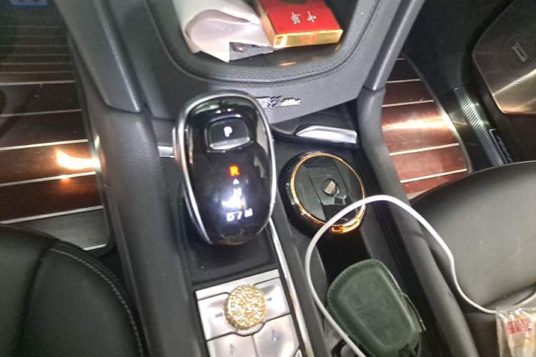 Used Cadillac XT5 2020 Revised Version 28T Luxury Edition Gear Lever