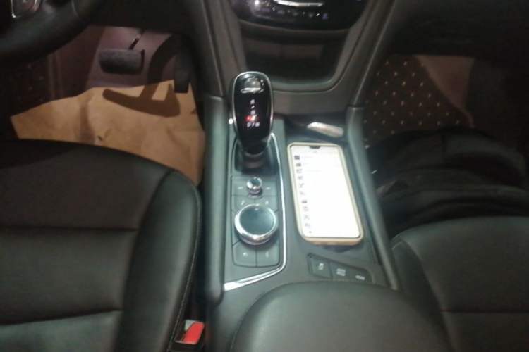 Used Cadillac XT5 2020 Revised Version 28T Four-Wheel Drive Luxury Edition Gear Lever