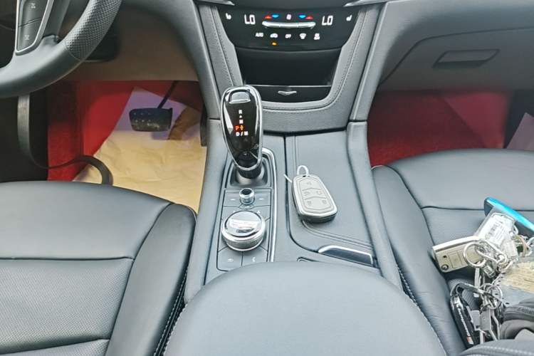 Used Cadillac XT5 2020 Revised Version 28T Luxury Edition Gear Lever