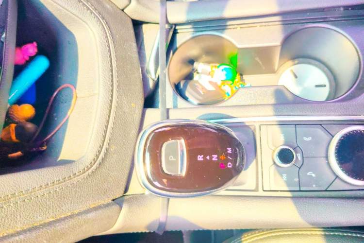 Used Cadillac XT5 2020 Revised Version 28T Luxury Edition Gear Lever