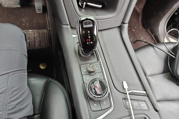 Used Cadillac XT5 2020 Revised Version 28T Four-Wheel Drive Luxury Edition Gear Lever
