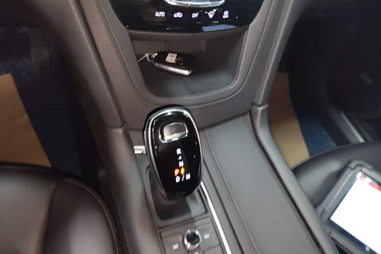 Used Cadillac XT5 2020 28T Four-Wheel Drive Tech Version Gear Lever