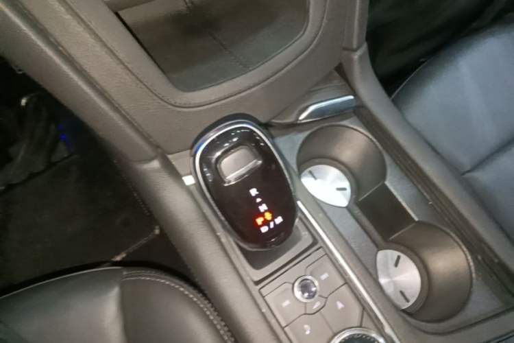 Used Cadillac XT5 2020 28T Luxury Version Gear Lever
