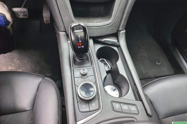 Used Cadillac XT5 2020 28T Tech Edition Gear Lever