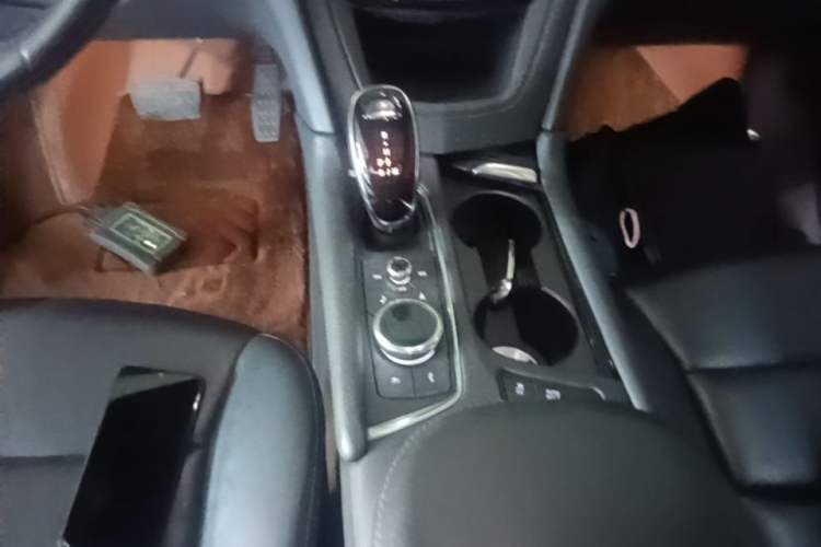 Used Cadillac XT5 2020 Revised Version 28T Four-Wheel Drive Luxury Edition Gear Lever