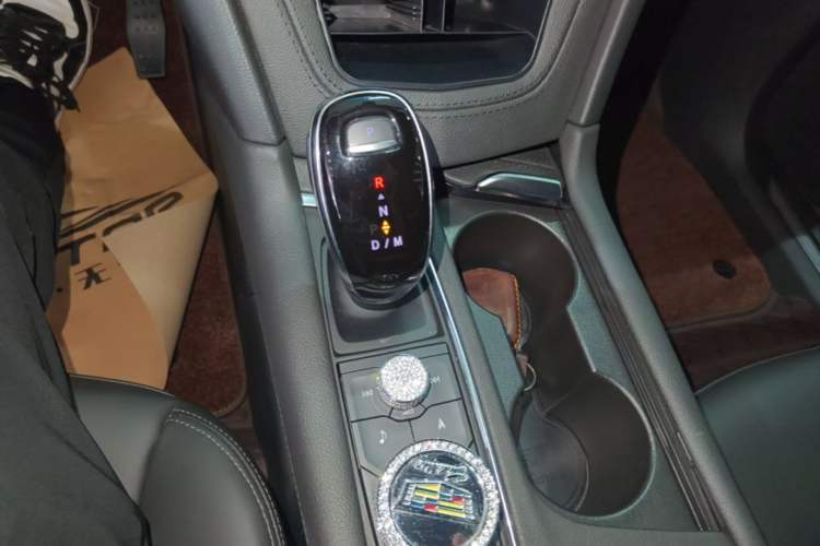 Used Cadillac XT5 2020 Revised Version 28T Four-Wheel Drive Luxury Edition Gear Lever