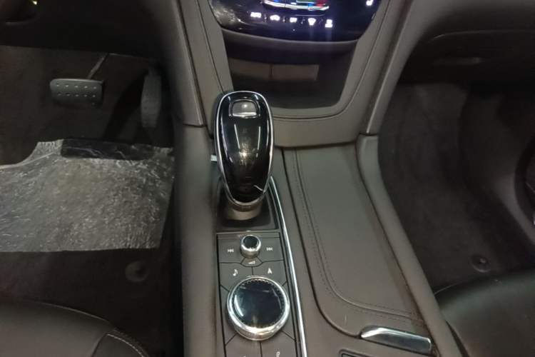 Used Cadillac XT5 2020 28T Luxury Version Gear Lever