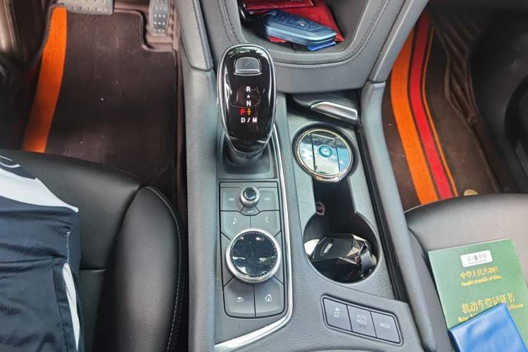 Used Cadillac XT5 2020 Revised Version 28T Luxury Edition Gear Lever