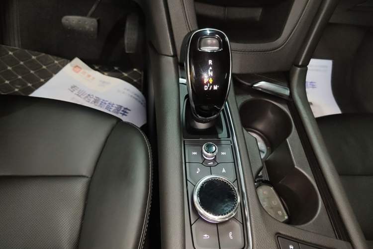 Used Cadillac XT5 2020 28T Luxury Version Gear Lever