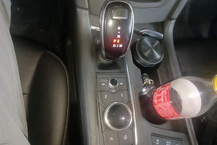 Used Cadillac XT5 2020 28T Four-Wheel Drive Tech Version Gear Lever