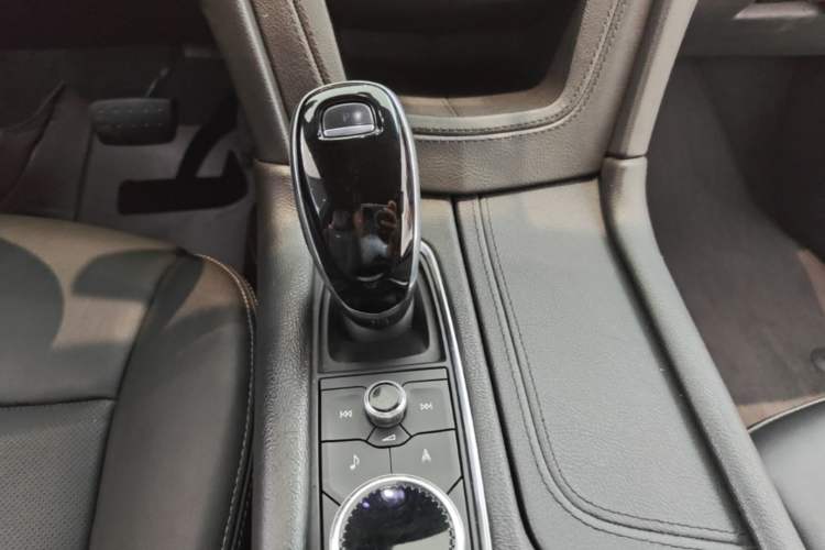 Used Cadillac XT5 2020 Revised Version 28T Luxury Edition Gear Lever
