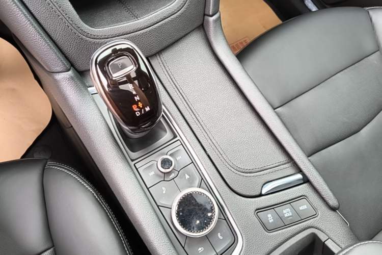 Used Cadillac XT5 2020 Revised Version 28T Luxury Edition Gear Lever
