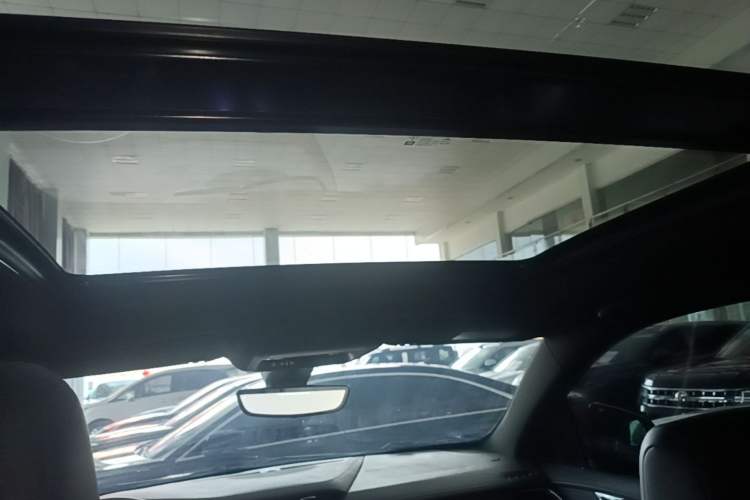 Used Cadillac XT5 2020 28T Luxury Version Headliner