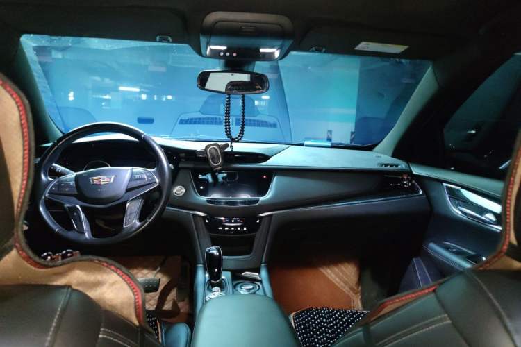 Used Cadillac XT5 2020 28T Four-Wheel Drive Luxury Version Headliner
