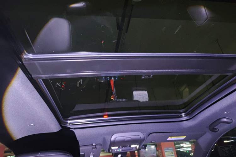 Used Cadillac XT5 2020 28T Luxury Version Headliner
