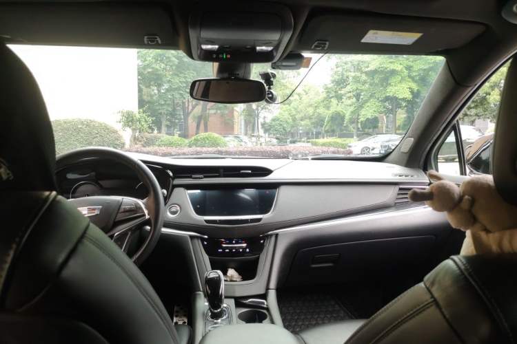 Used Cadillac XT5 2020 28T Luxury Version Headliner
