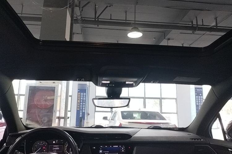 Used Cadillac XT5 2020 28T Luxury Version Headliner