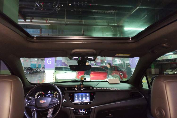 Used Cadillac XT5 2020 28T Four-Wheel Drive Luxury Version Headliner