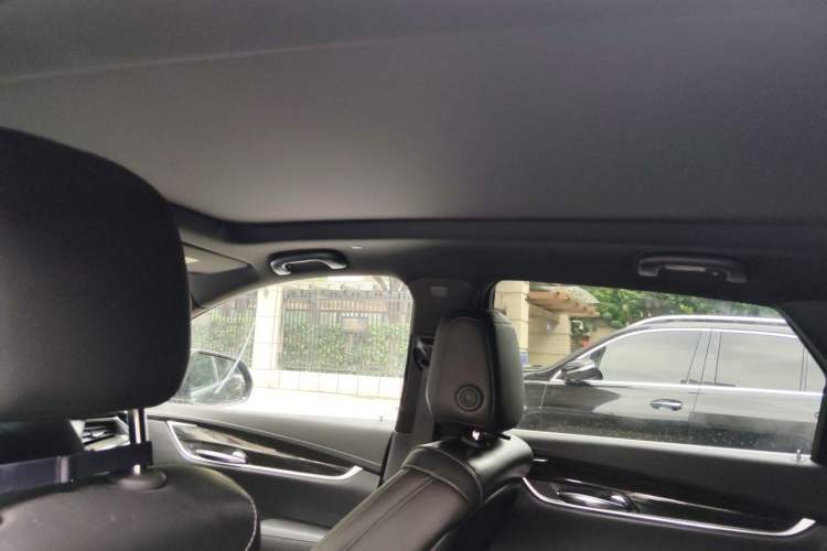 Used Cadillac XT5 2020 28T Luxury Version Headliner