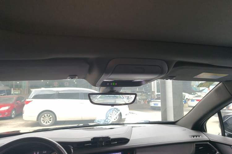Used Cadillac XT5 2020 28T Luxury Version Headliner