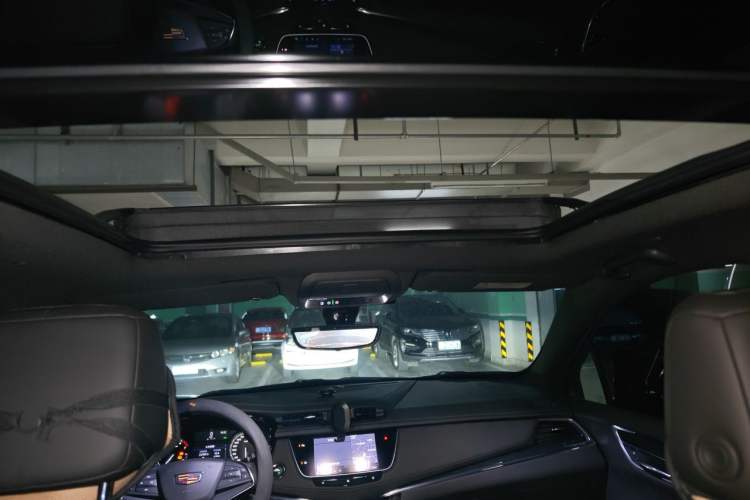 Used Cadillac XT5 2020 28T Four-Wheel Drive Tech Version Headliner