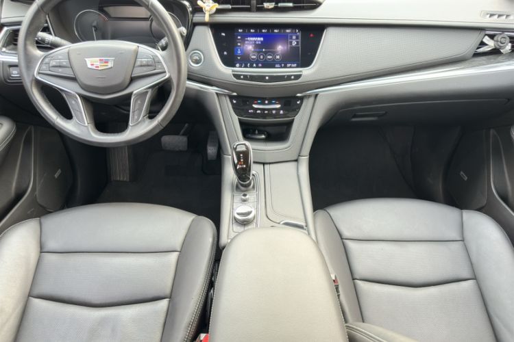 Used Cadillac XT5 2020 Revised Version 28T Luxury Edition Interior 1