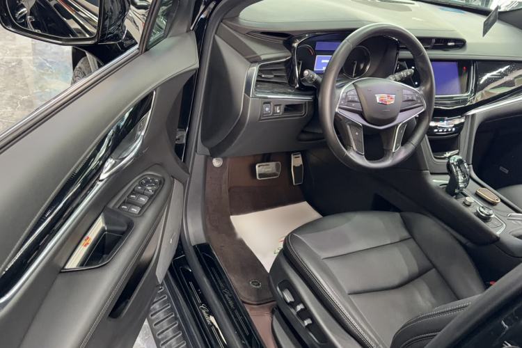 Used Cadillac XT5 2020 28T Luxury Version Interior 1
