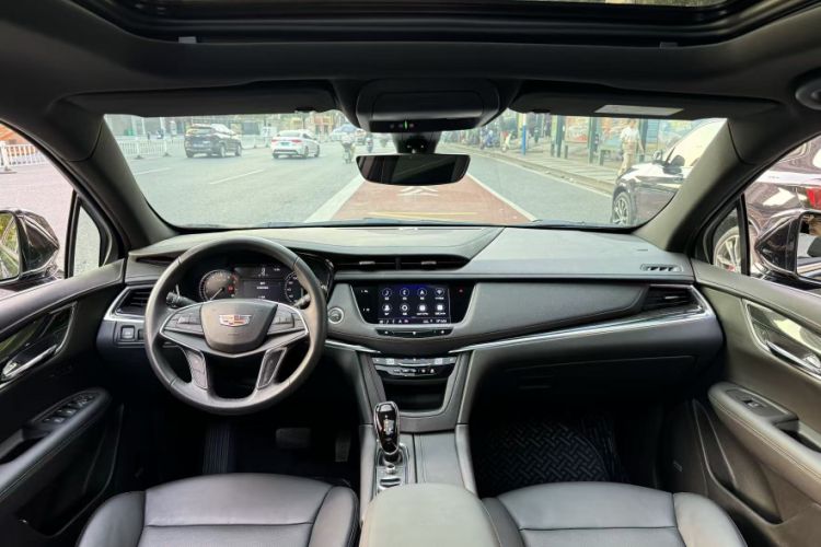 Used Cadillac XT5 2020 Revised Version 28T Luxury Edition Interior 1