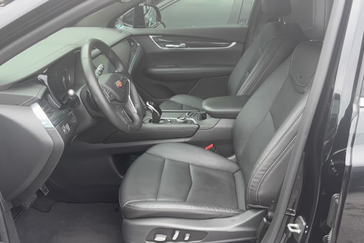 Used Cadillac XT5 2020 28T Luxury Version Interior 1