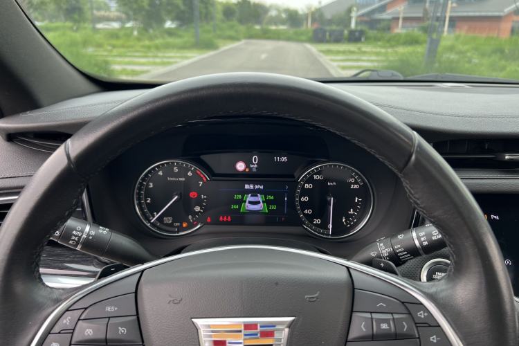 Used Cadillac XT5 2020 Revised Version 28T Luxury Edition Interior 10