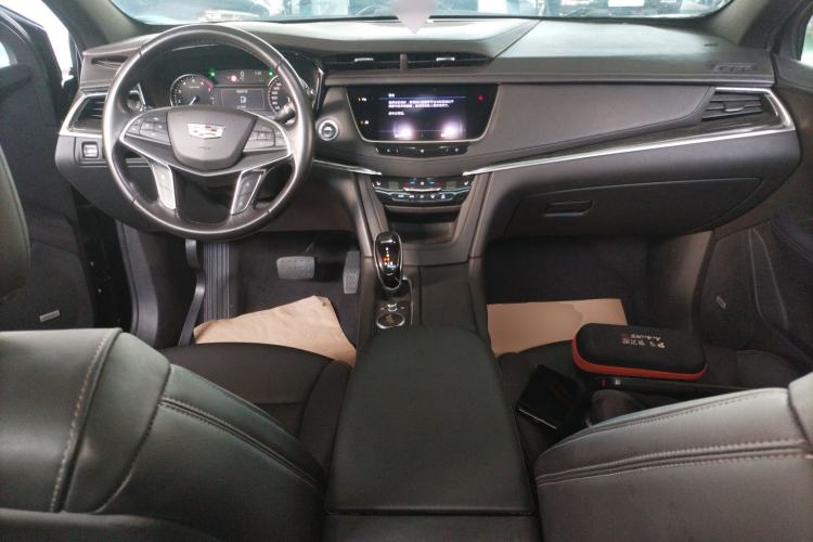 Used Cadillac XT5 2020 28T Luxury Version Interior 2