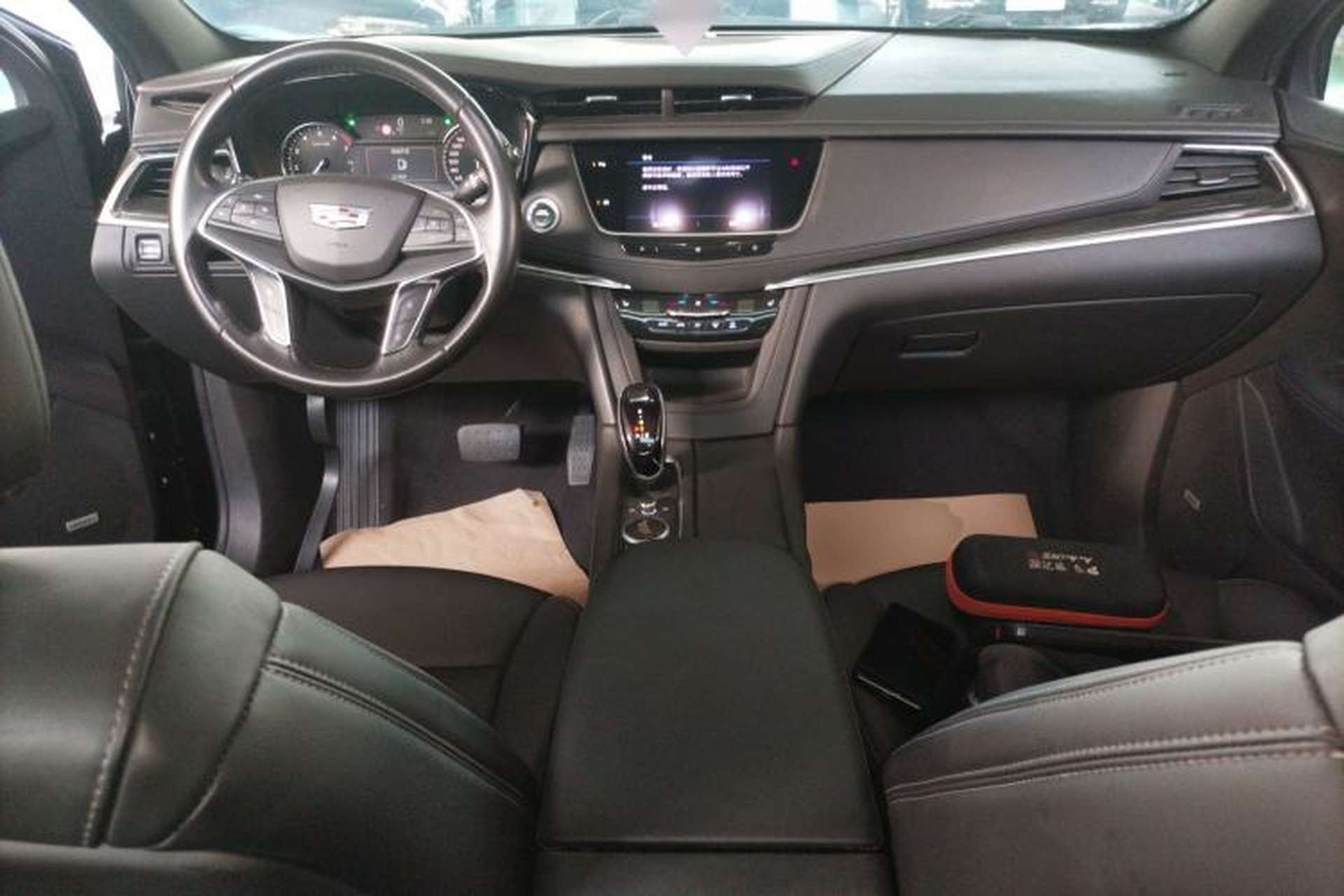 Used Cadillac XT5 2020 28T Luxury Version Interior 2