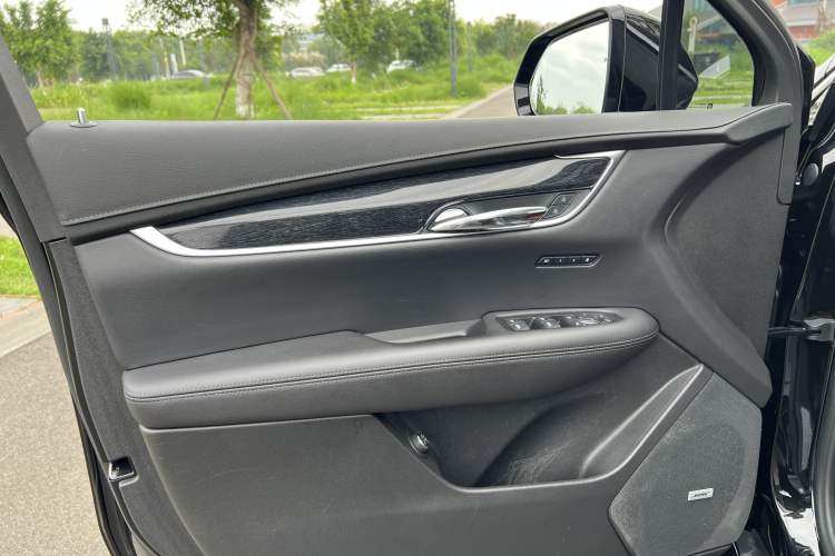 Used Cadillac XT5 2020 Revised Version 28T Luxury Edition Interior 2