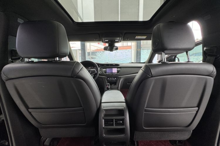 Used Cadillac XT5 2020 Revised Version 28T Luxury Edition Interior 2