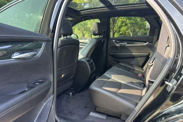 Used Cadillac XT5 2020 Revised Version 28T Luxury Edition Interior 3