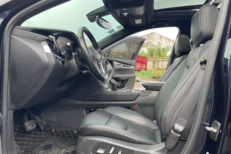 Used Cadillac XT5 2020 Revised Version 28T Luxury Edition Interior 3