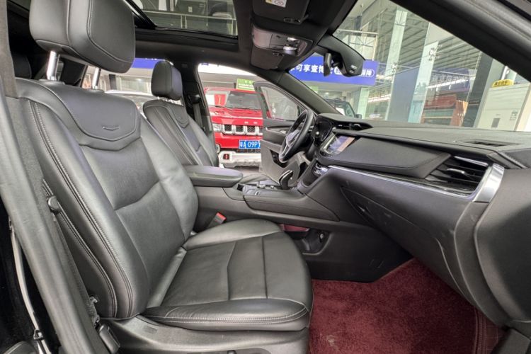 Used Cadillac XT5 2020 Revised Version 28T Luxury Edition Interior 3
